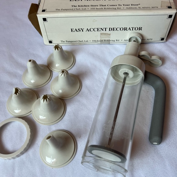 THE PAMPERED CHEF Easy Accent Decorator No. 1778 Cake Cooking Cookies Cream Ici - Picture 5 of 6